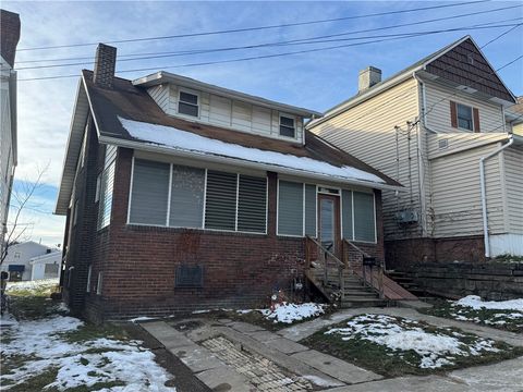 Photo of 237 S Lincoln St, Washington, PA 15301 (MLS # 1736320)