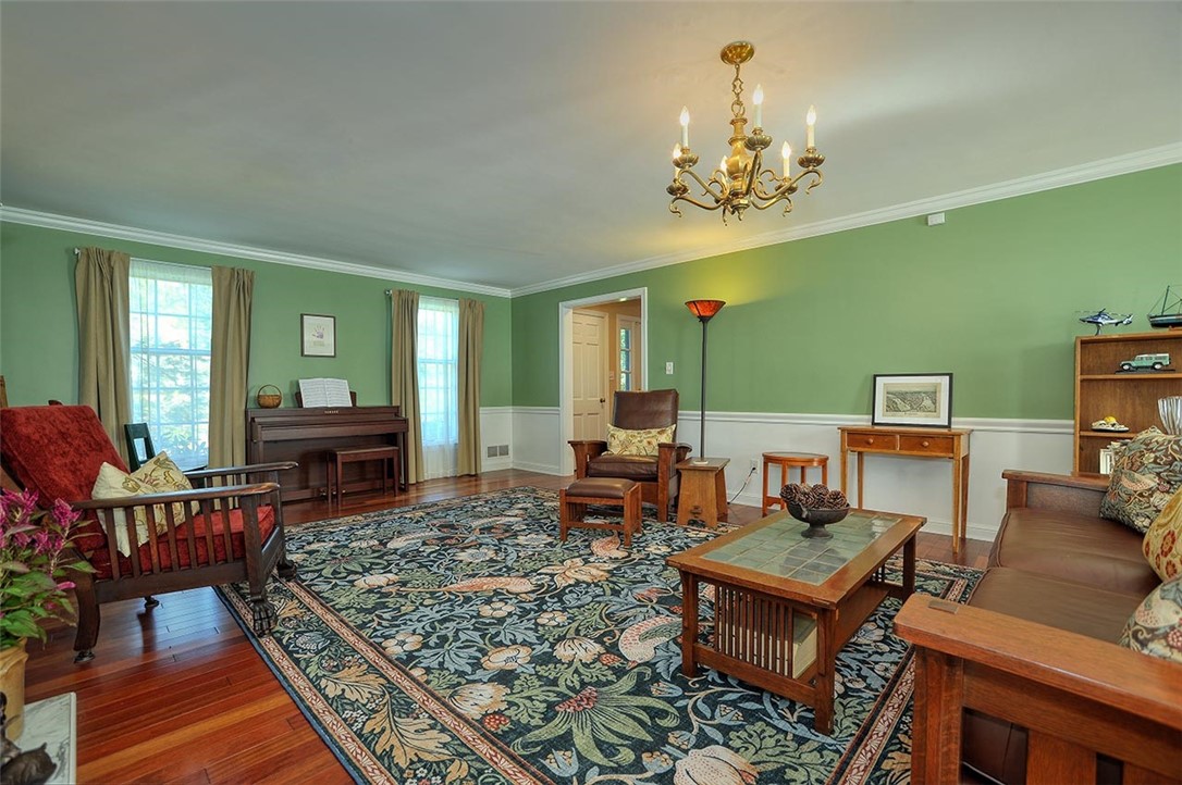 6 Elmcrest Rd