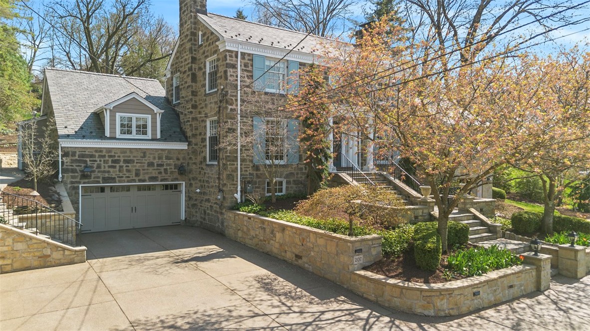 207 Warwick Drive