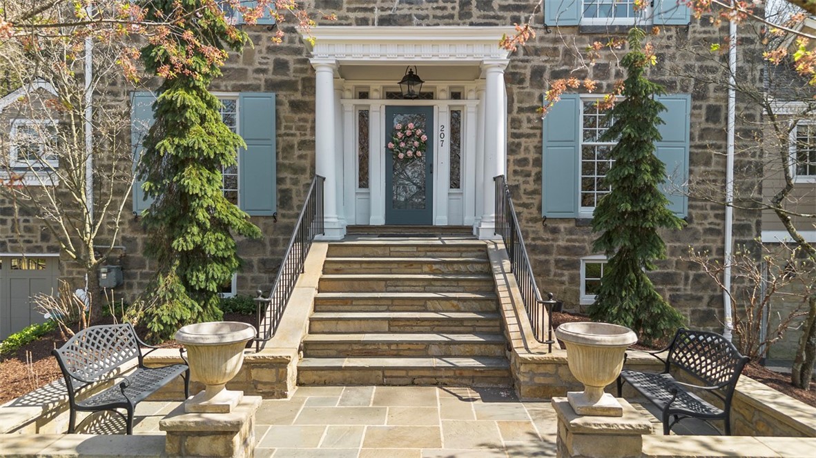 207 Warwick Drive