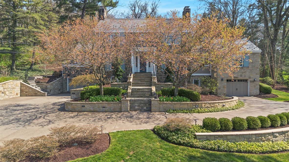 207 Warwick Drive