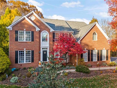 Photo of 108 Creekwood Dr, Venetia, PA 15367 (MLS # 1736425)