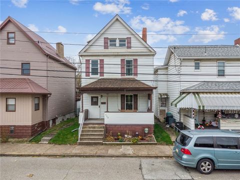 Photo of 920 Brackenridge Ave, Brackenridge, PA 15014 (MLS # 1731128)