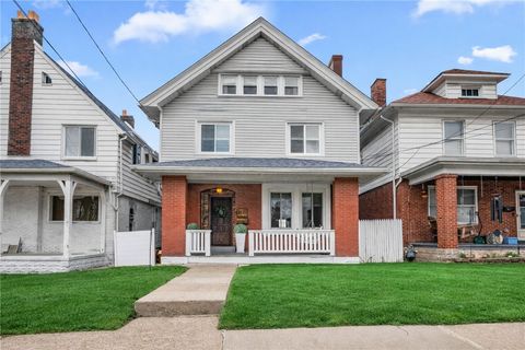 Photo of 1136 Creedmoor Ave, Pittsburgh, PA 15226 (MLS # 1743052)