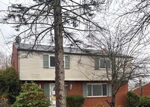 Photo of 161 Alcan Dr, Pittsburgh, PA 15239 (MLS # 1736087)