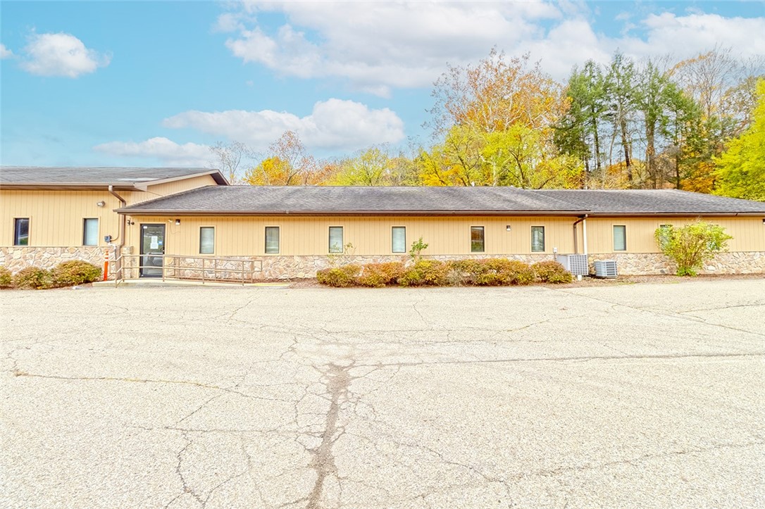 Lower Burrell, Pennsylvania 15068, United States, ,Residential,Active,242058