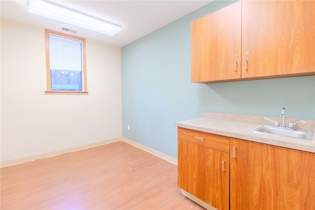 Lower Burrell, Pennsylvania 15068, United States, ,Residential,Active,242058