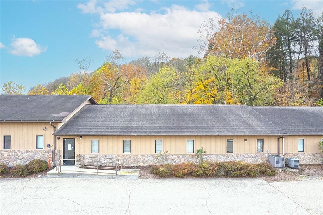 Lower Burrell, Pennsylvania 15068, United States, ,Residential,Active,242058