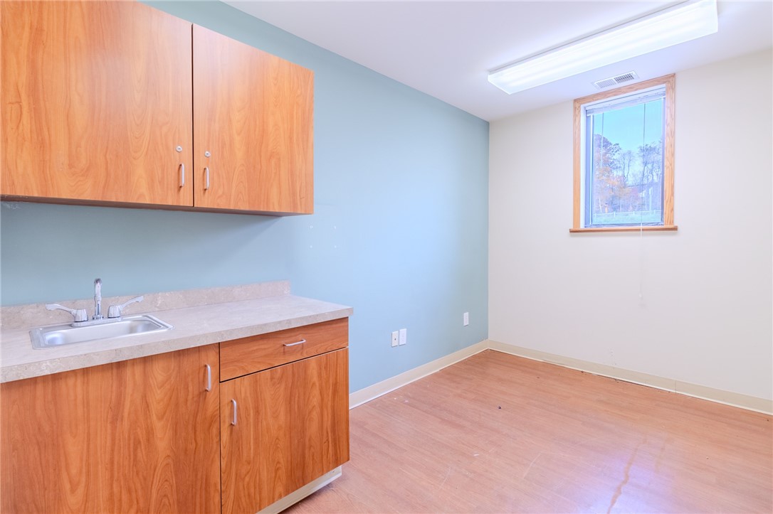 Lower Burrell, Pennsylvania 15068, United States, ,Residential,Active,242058