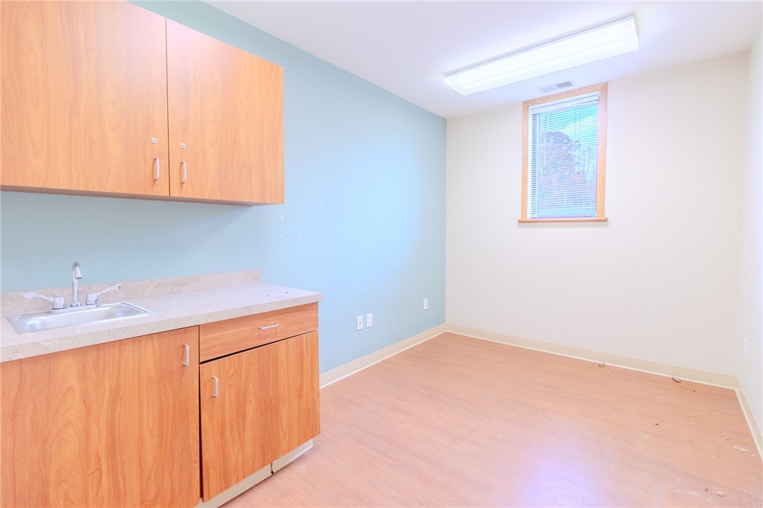 Lower Burrell, Pennsylvania 15068, United States, ,Residential,Active,242058