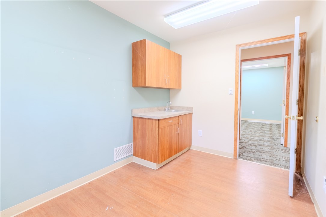 Lower Burrell, Pennsylvania 15068, United States, ,Residential,Active,242058