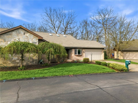 Condo For Sale - 180 Oakview Dr Dr<br/> Mercer County, Hermitage, PA 16148