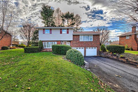 Photo for 216 Roxbury Drive