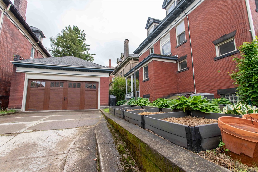 Pittsburgh, Pennsylvania, 15206, United States, 6 Bedrooms Bedrooms, ,3 BathroomsBathrooms,Residential,Active,2043416