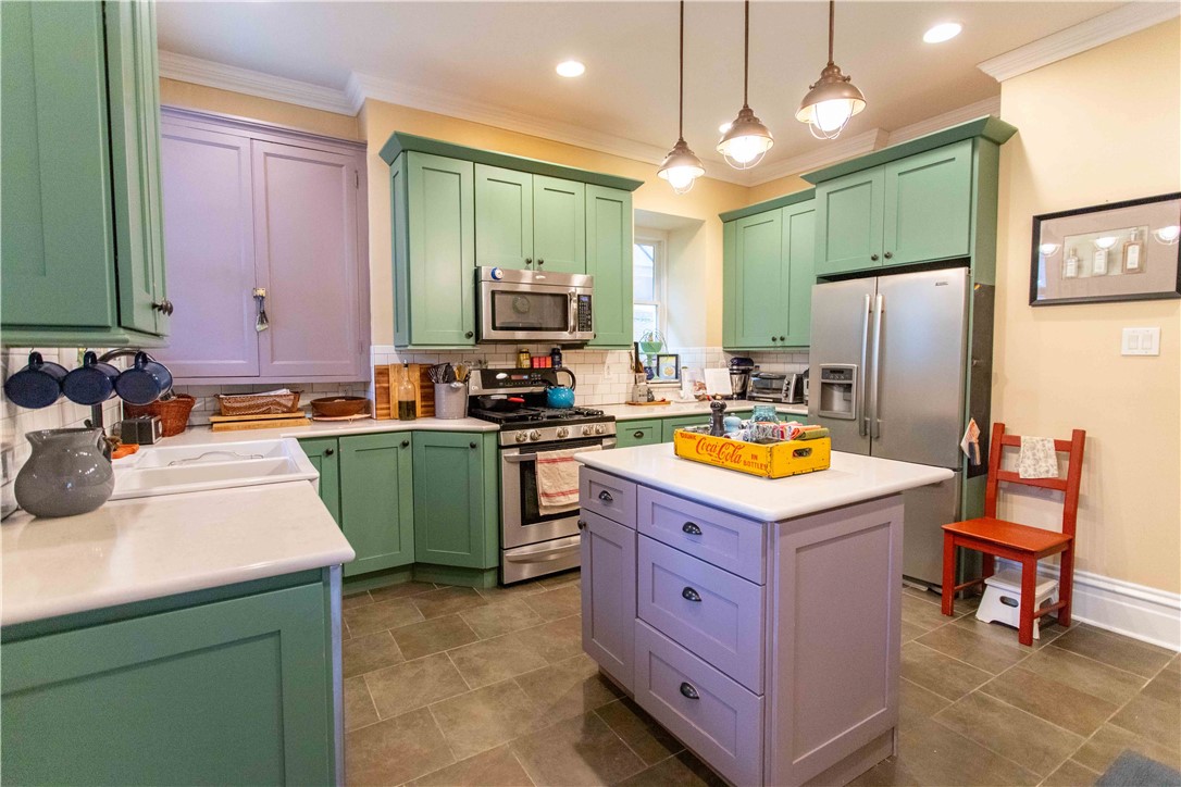 Pittsburgh, Pennsylvania, 15206, United States, 6 Bedrooms Bedrooms, ,3 BathroomsBathrooms,Residential,Active,2043416