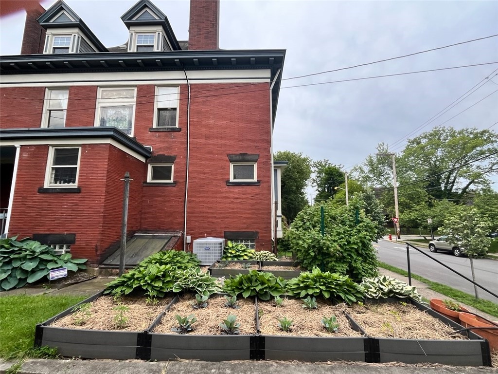 Pittsburgh, Pennsylvania, 15206, United States, 6 Bedrooms Bedrooms, ,3 BathroomsBathrooms,Residential,Active,2043416