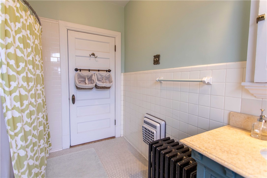 Pittsburgh, Pennsylvania, 15206, United States, 6 Bedrooms Bedrooms, ,3 BathroomsBathrooms,Residential,Active,2043416