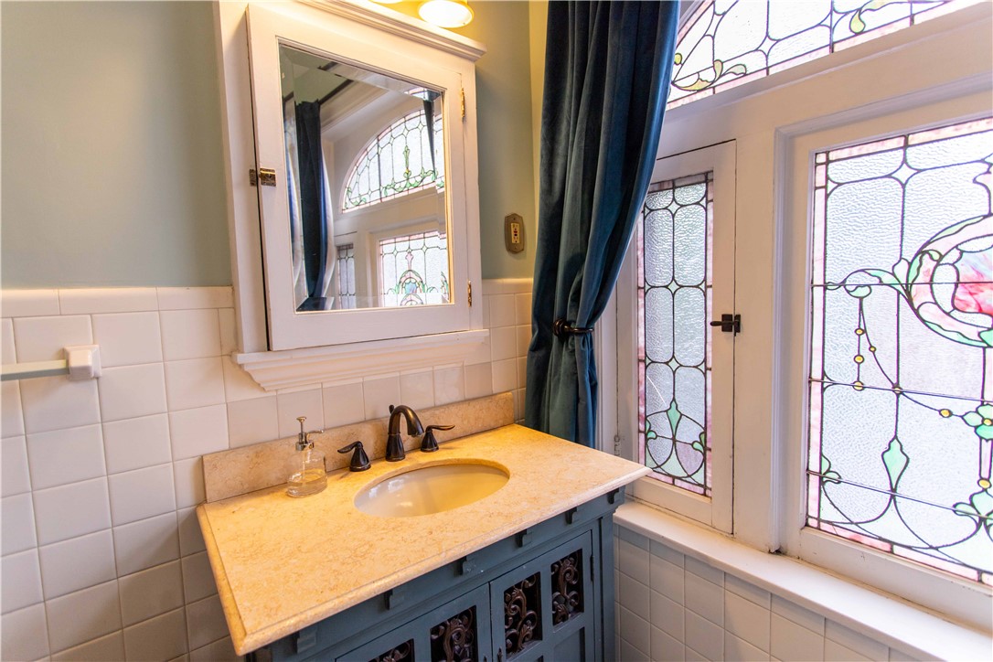 Pittsburgh, Pennsylvania, 15206, United States, 6 Bedrooms Bedrooms, ,3 BathroomsBathrooms,Residential,Active,2043416