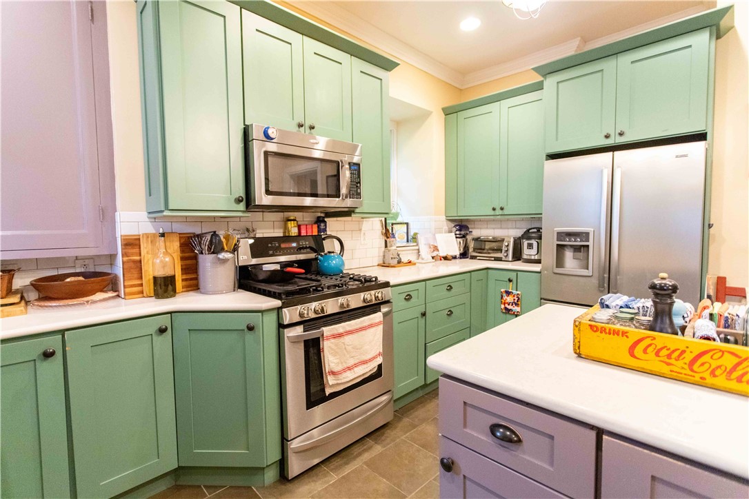 Pittsburgh, Pennsylvania, 15206, United States, 6 Bedrooms Bedrooms, ,3 BathroomsBathrooms,Residential,Active,2043416