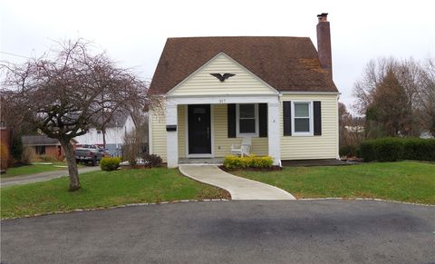Photo of 317 Summit Ave, Ligonier, PA 15658 (MLS # 1731628)