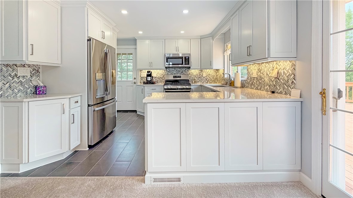 39 Greenview Dr