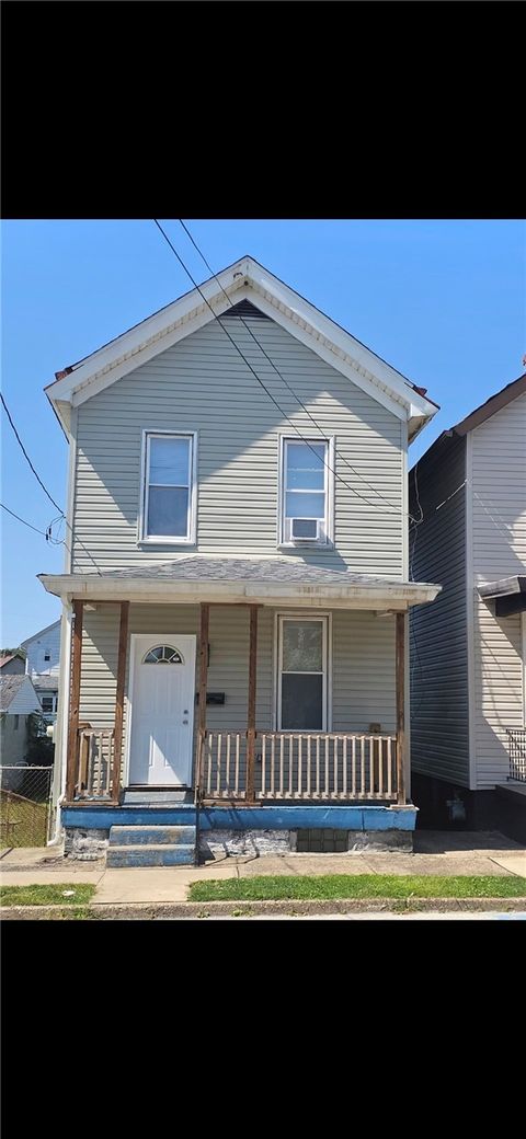 Photo of 113 1/2 13th St, Jeannette, PA 15644 (MLS # 1745719)
