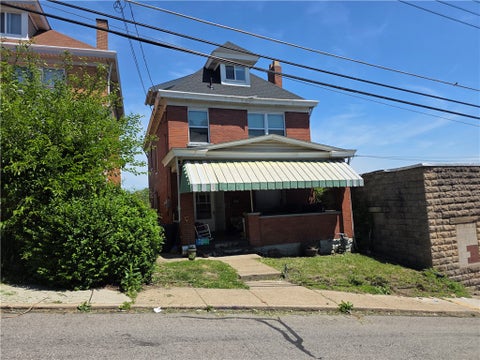 Photo of 420 Walnut St, Mount Oliver, PA 15210 (MLS # 1759188)