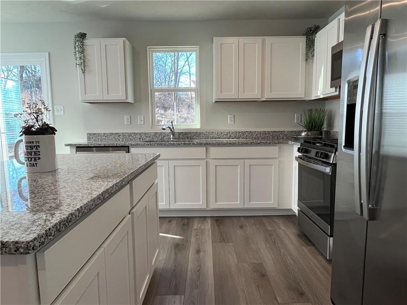 Chippewa Twp, Pennsylvania 15010, United States, 3 Bedrooms Bedrooms, ,3 BathroomsBathrooms,Residential,Active,220710