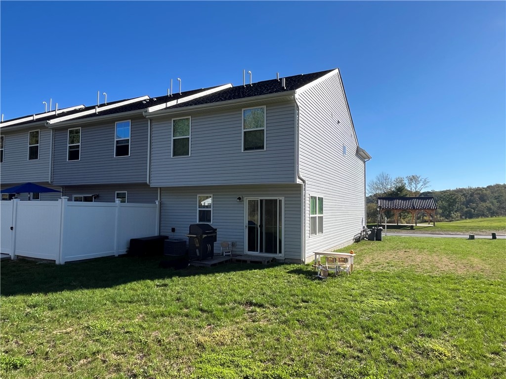 Chippewa Twp, Pennsylvania 15010, United States, 3 Bedrooms Bedrooms, ,3 BathroomsBathrooms,Residential,Active,220710