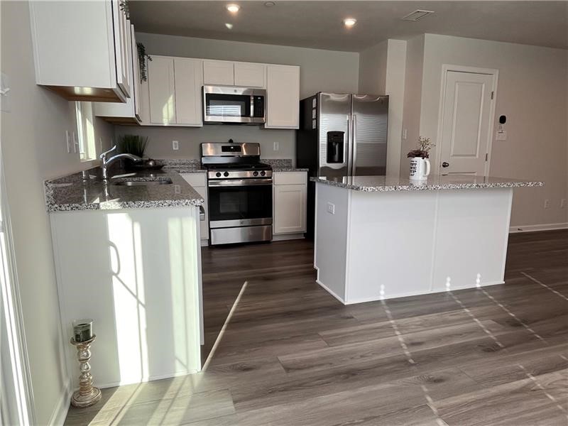 Chippewa Twp, Pennsylvania 15010, United States, 3 Bedrooms Bedrooms, ,3 BathroomsBathrooms,Residential,Active,220710