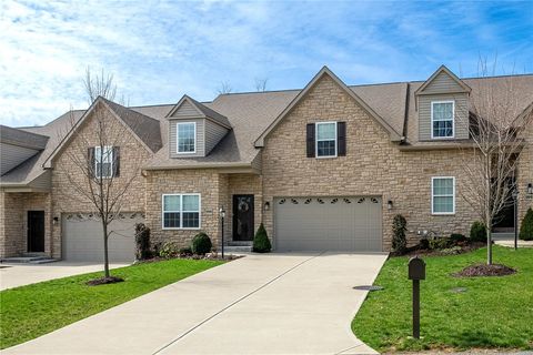 Photo of 996 Surrey Woods Dr, Canonsburg, PA 15317 (MLS # 1745513)