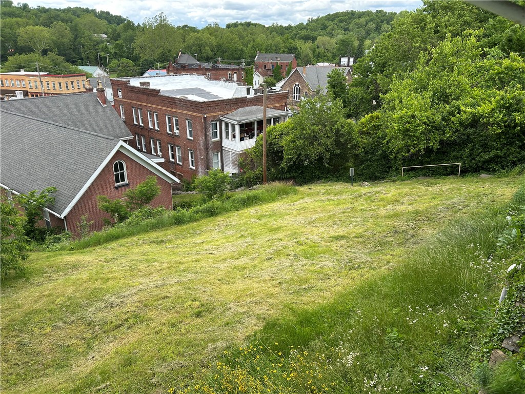 42 Walnut Ave Ave, Dunbar, Pennsylvania image 4