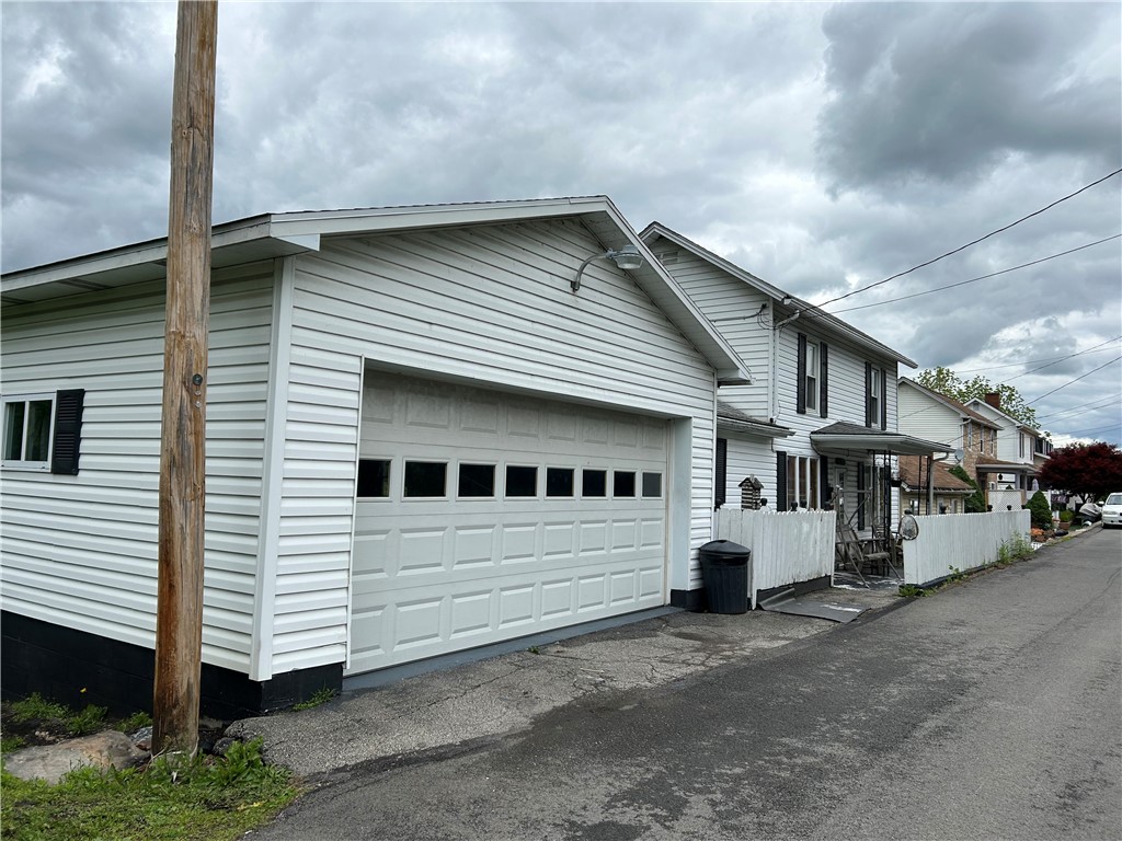 42 Walnut Ave Ave, Dunbar, Pennsylvania image 3