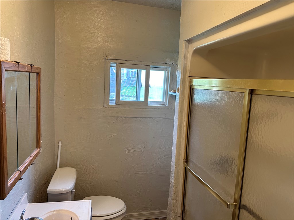 New Castle/3rd, Pennsylvania 16101, United States, 3 Bedrooms Bedrooms, ,1 BathroomBathrooms,Residential,Pending,30795