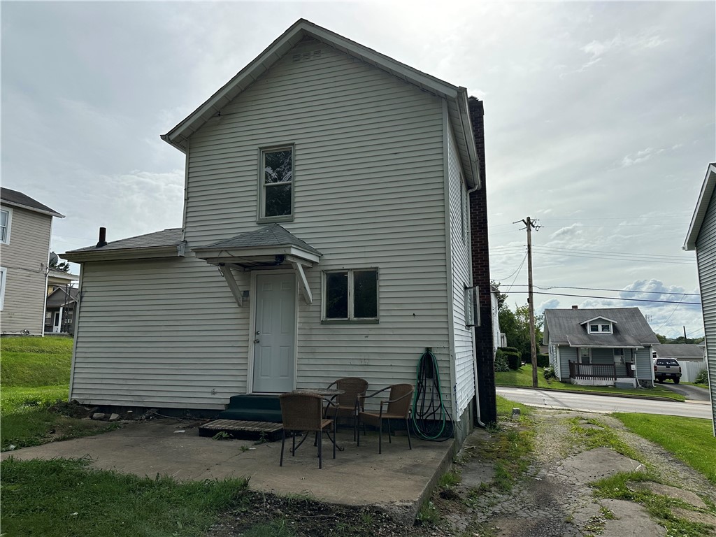 New Castle/3rd, Pennsylvania 16101, United States, 3 Bedrooms Bedrooms, ,1 BathroomBathrooms,Residential,Pending,30795