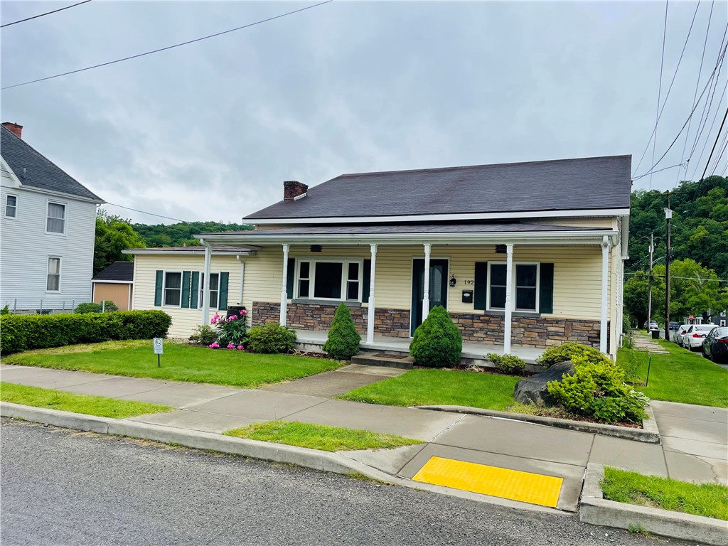 192 W Lincoln Street