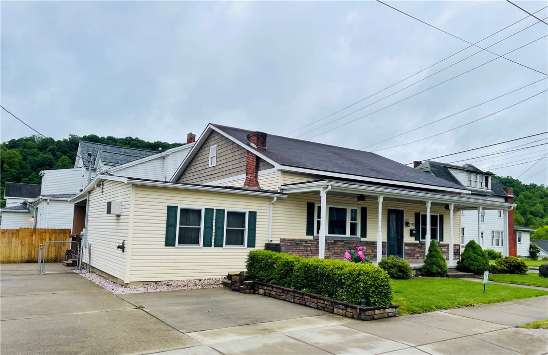 192 W Lincoln Street