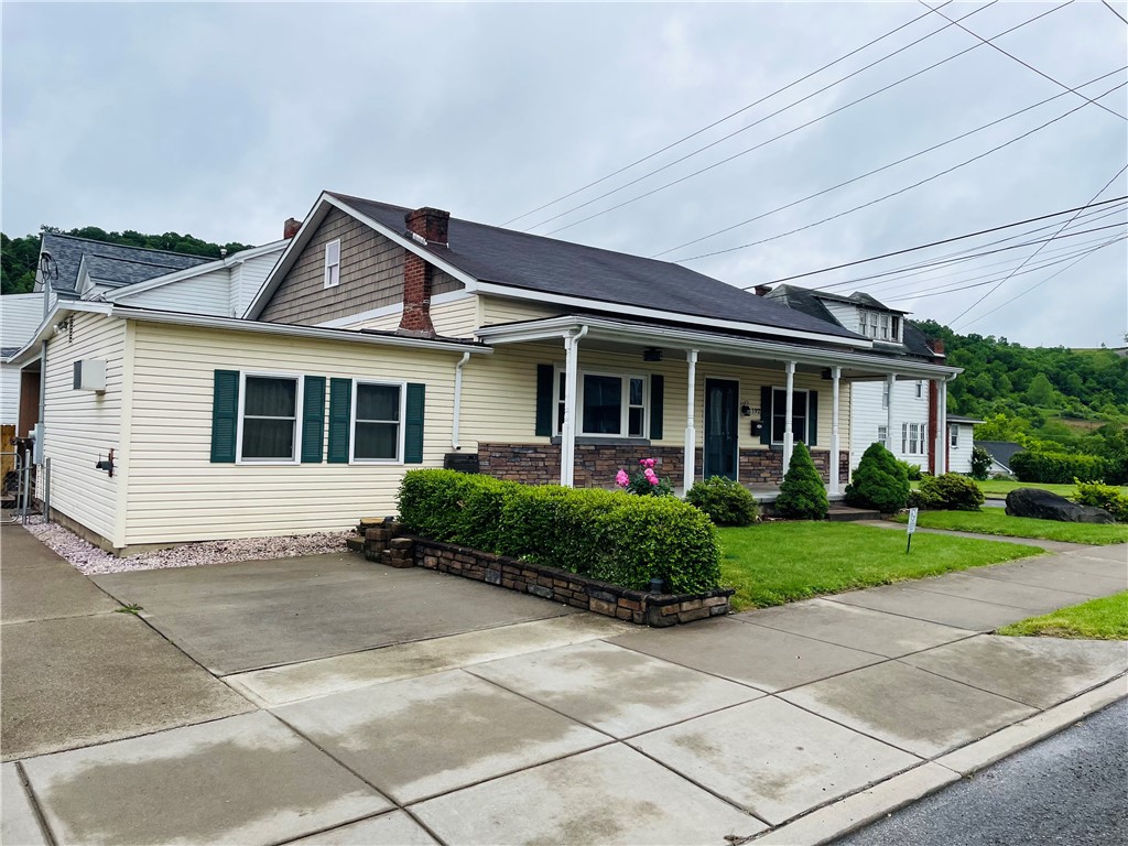 192 W Lincoln Street