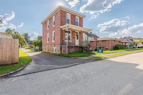 Photo of 212 Penn St, Greensburg, PA 15601 (MLS # 1742687)