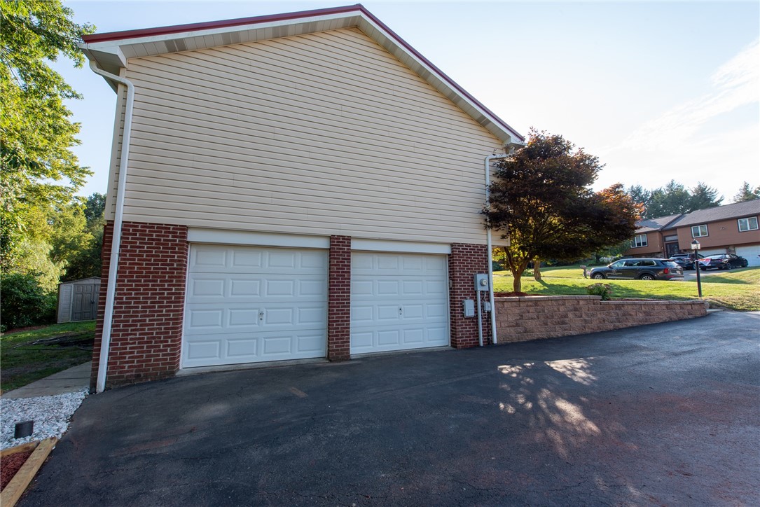 Allegheny Twp, Pennsylvania 15068, United States, 3 Bedrooms Bedrooms, ,2 BathroomsBathrooms,Residential,Active,195800