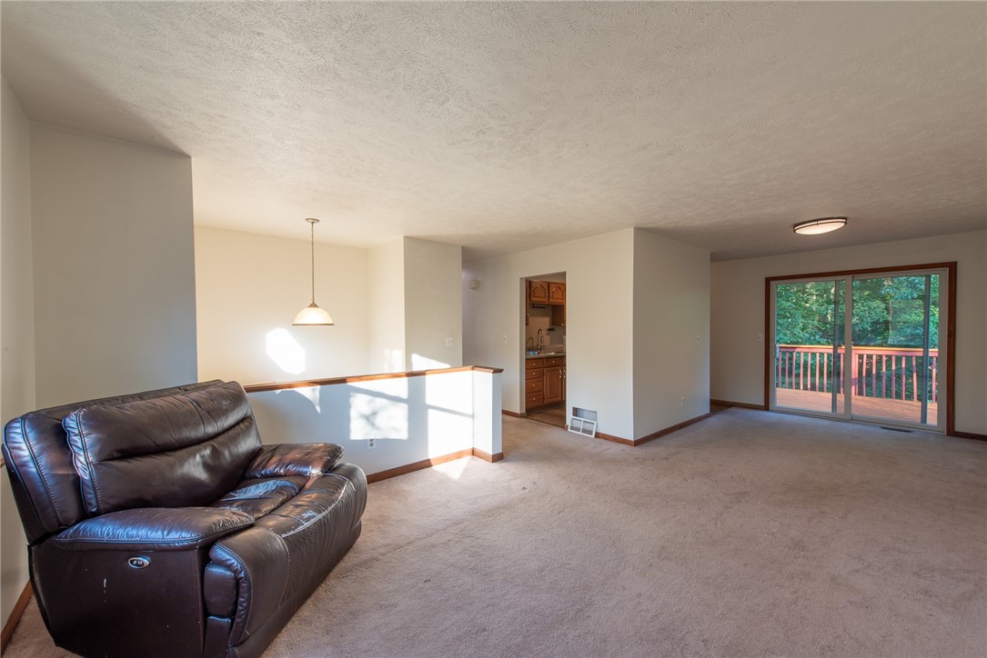 Allegheny Twp, Pennsylvania 15068, United States, 3 Bedrooms Bedrooms, ,2 BathroomsBathrooms,Residential,Active,195800