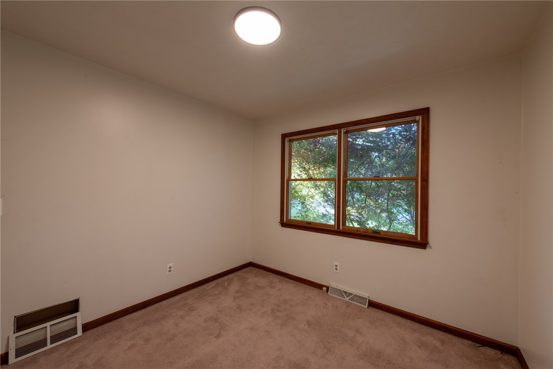 Allegheny Twp, Pennsylvania 15068, United States, 3 Bedrooms Bedrooms, ,2 BathroomsBathrooms,Residential,Active,195800