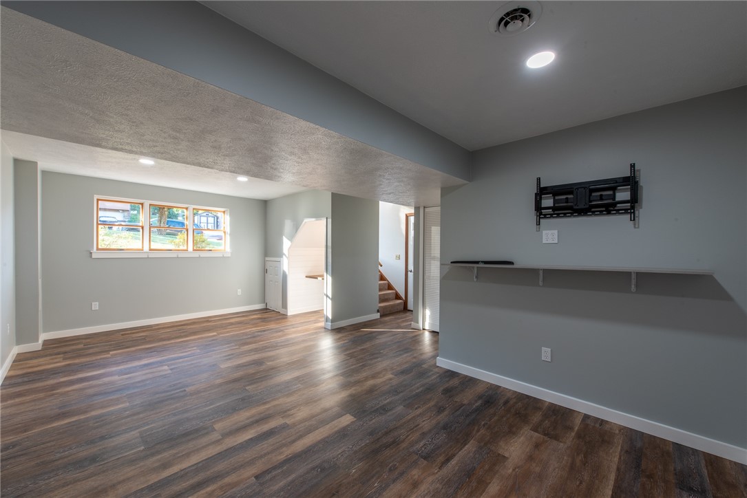 Allegheny Twp, Pennsylvania 15068, United States, 3 Bedrooms Bedrooms, ,2 BathroomsBathrooms,Residential,Active,195800