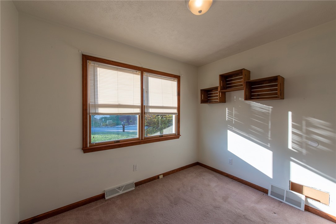 Allegheny Twp, Pennsylvania 15068, United States, 3 Bedrooms Bedrooms, ,2 BathroomsBathrooms,Residential,Active,195800