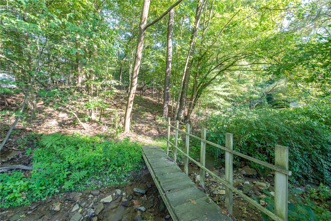 Allegheny Twp, Pennsylvania 15068, United States, 3 Bedrooms Bedrooms, ,2 BathroomsBathrooms,Residential,Active,195800