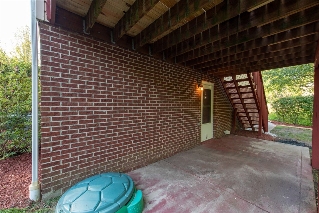 Allegheny Twp, Pennsylvania 15068, United States, 3 Bedrooms Bedrooms, ,2 BathroomsBathrooms,Residential,Active,195800