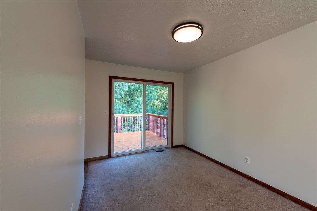 Allegheny Twp, Pennsylvania 15068, United States, 3 Bedrooms Bedrooms, ,2 BathroomsBathrooms,Residential,Active,195800