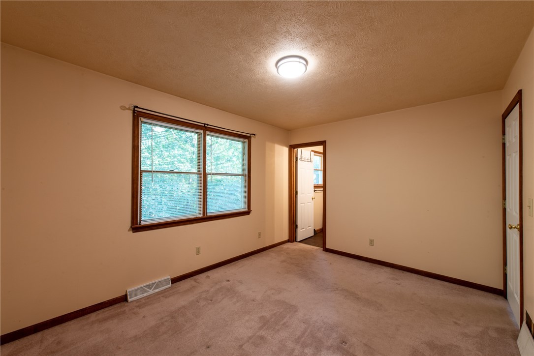 Allegheny Twp, Pennsylvania 15068, United States, 3 Bedrooms Bedrooms, ,2 BathroomsBathrooms,Residential,Active,195800