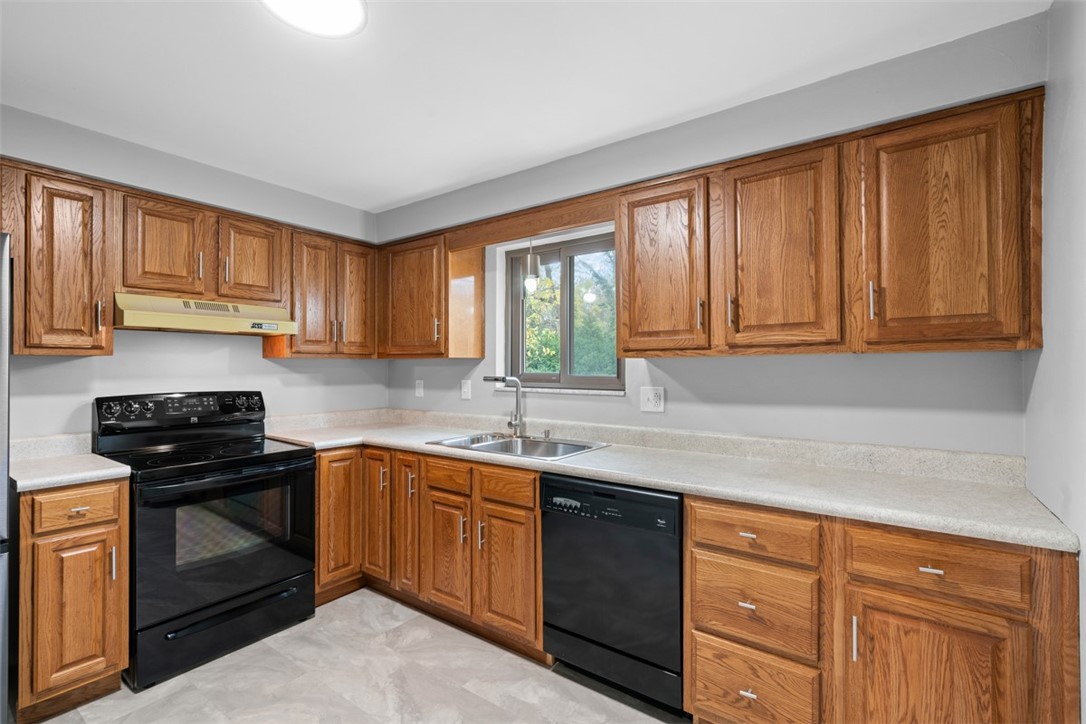 13700 Harriet Dr