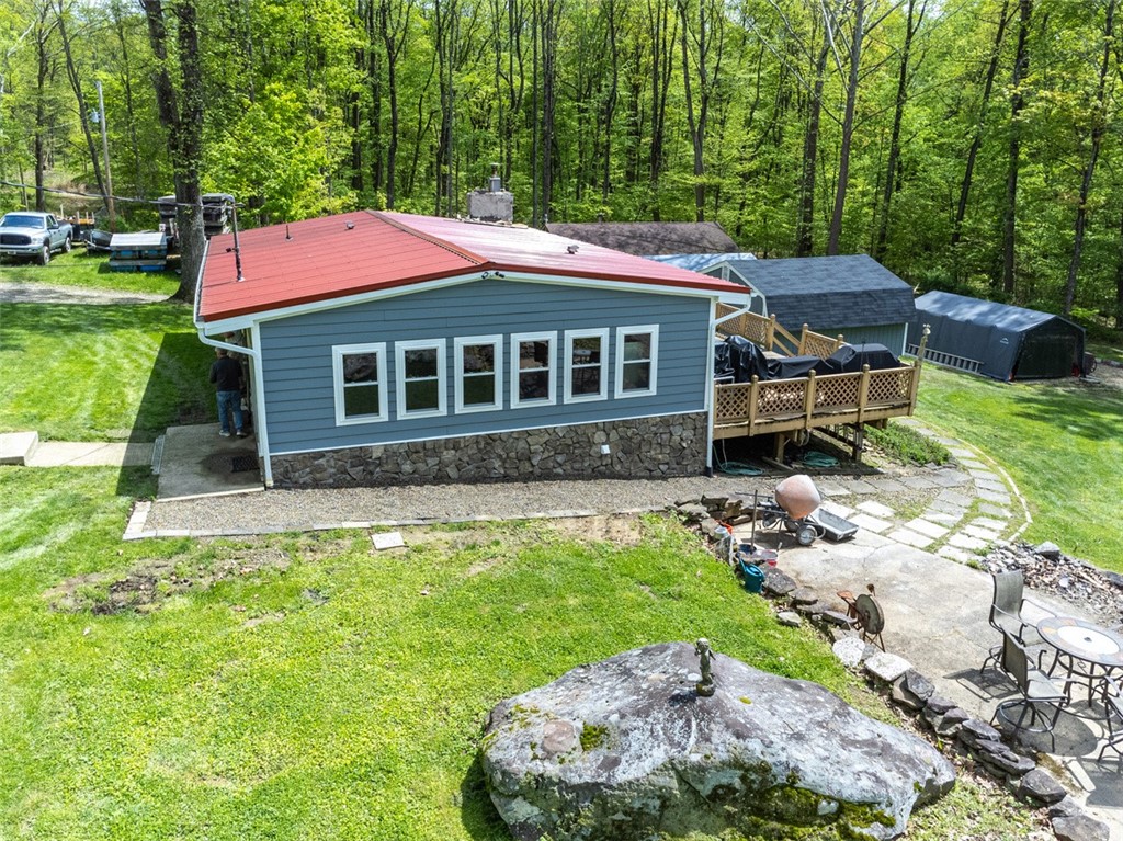 257 Forest Drive Dr, Loyalhanna, Pennsylvania image 2